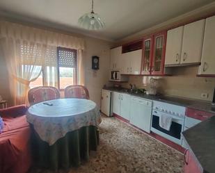 Cuina de Casa o xalet en venda en La Torre del Valle amb Calefacció i Jardí privat