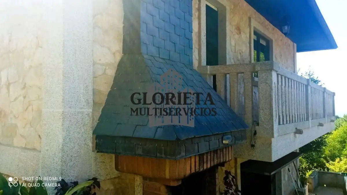 Vista exterior de Casa o xalet en venda en Nigrán amb Calefacció, Parquet i Terrassa