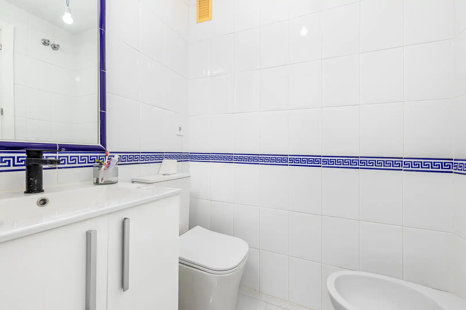 Baño de Ático en venta en Mijas con Calefacción, Jardín privado y Balcón