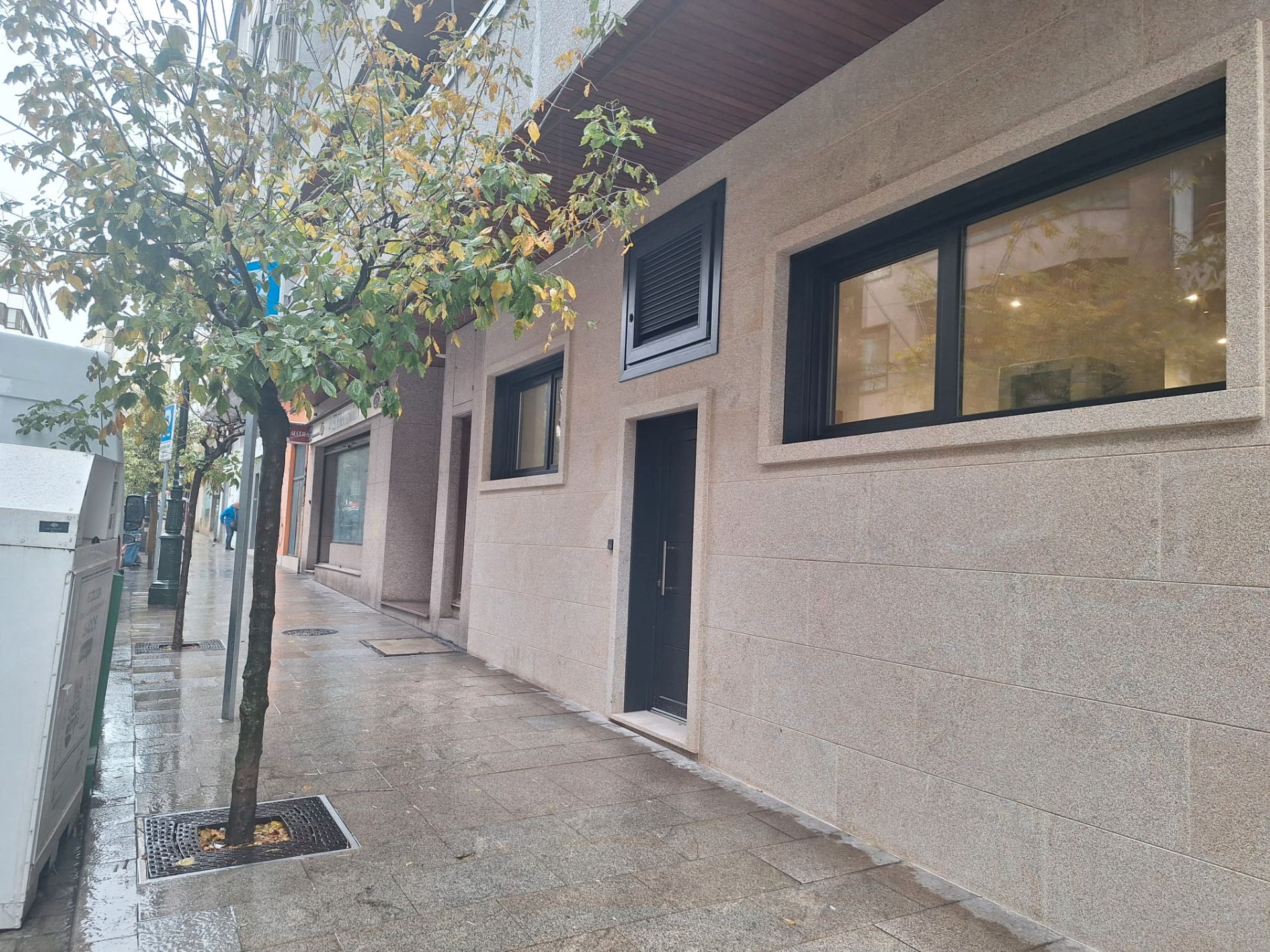 Vista exterior de Planta baixa en venda en Vigo  amb Calefacció