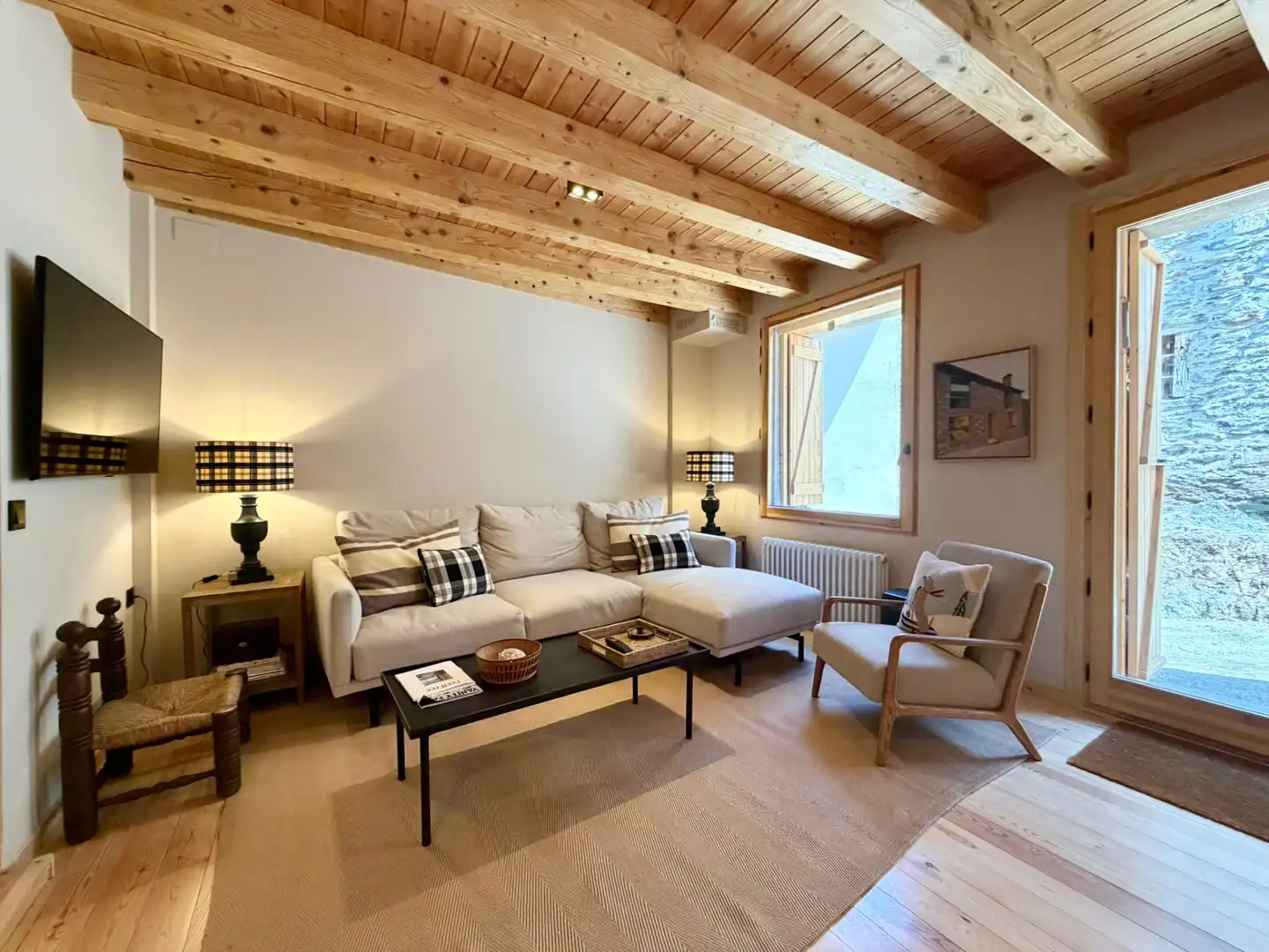 Sala d'estar de Casa adosada en venda en Es Bòrdes amb Parquet i Terrassa
