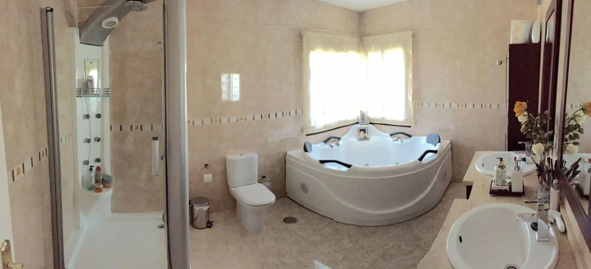 Bany de Casa o xalet en venda en Antequera amb Aire condicionat, Calefacció i Jardí privat