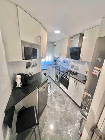 Piso en Venta en Calle de Bembibre en Apóstol Santiago