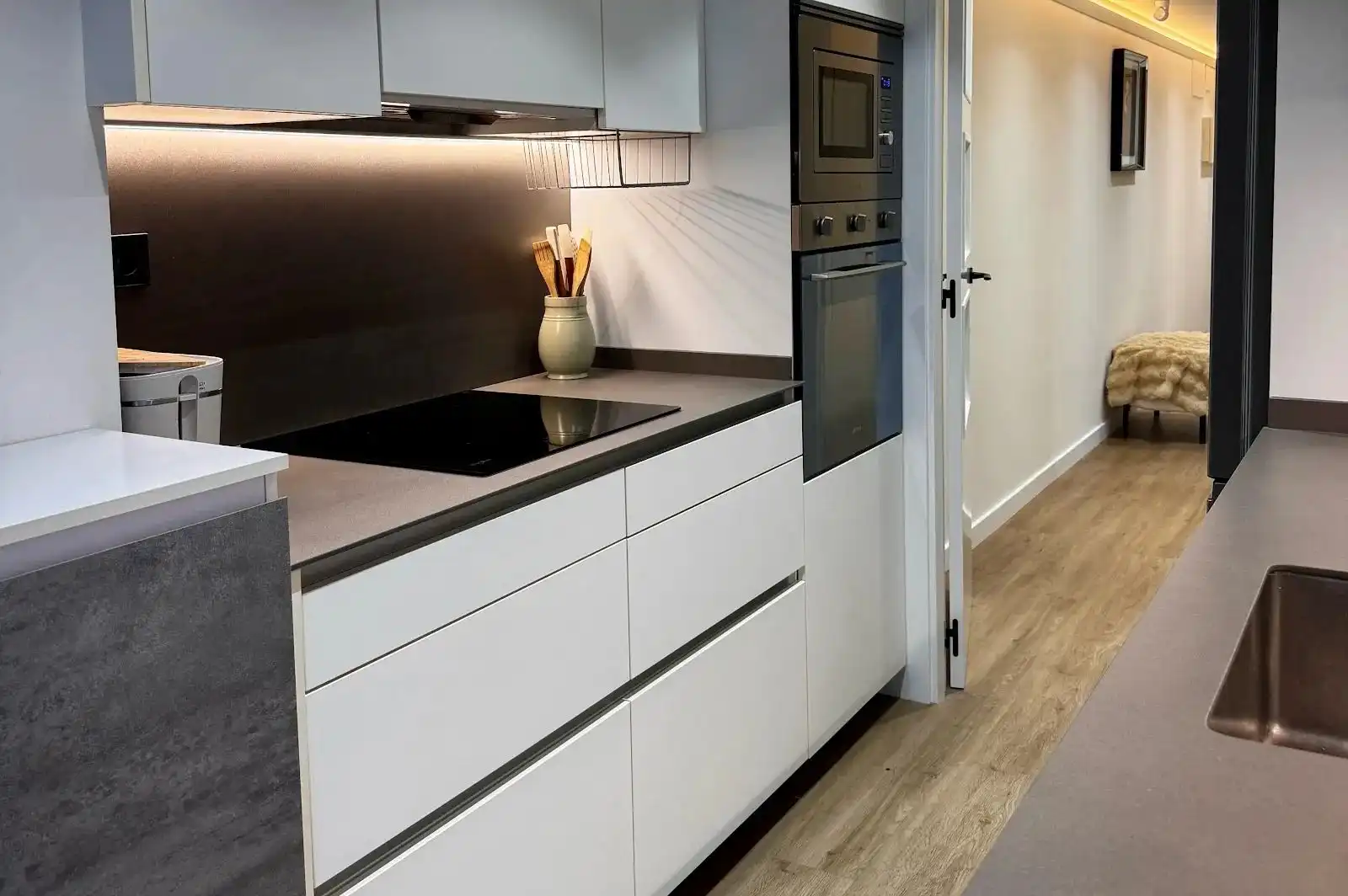 Küche von Wohnung zum Verkauf in Barcelona mit Klimaanlage, Terrasse und Möbliert