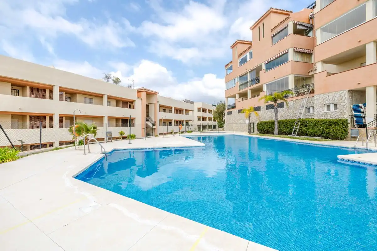 Piscina de Àtic en venda en Mijas amb Aire condicionat, Calefacció i Jardí privat