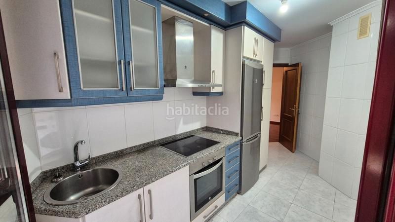 Kitchen of Flat to rent in Ourense Capital   with Heating, Oven and Washing machine