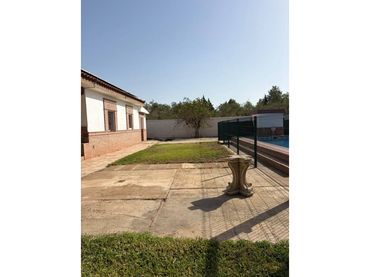 Detached house with pool for sale in Urbanizacion Celada
