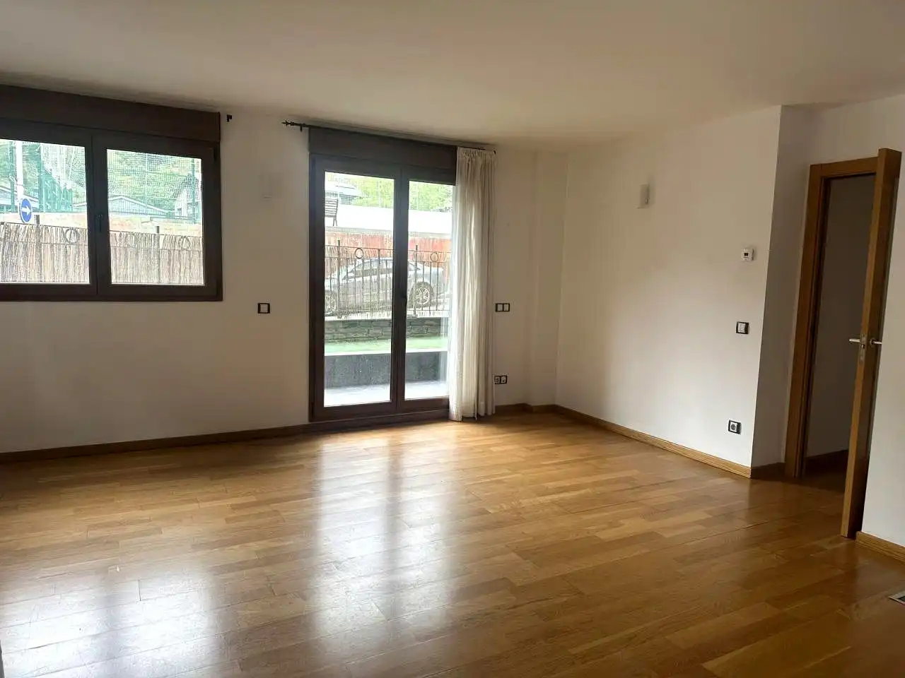 Habitación de Planta baja en venta en Ordino con Calefacción, Parquet y Terraza