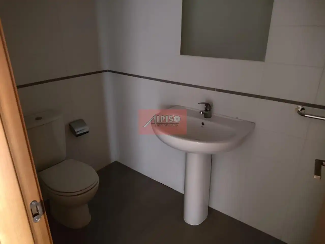 Bathroom of Duplexes for sale in Ourense Capital   with Heating and Terrace