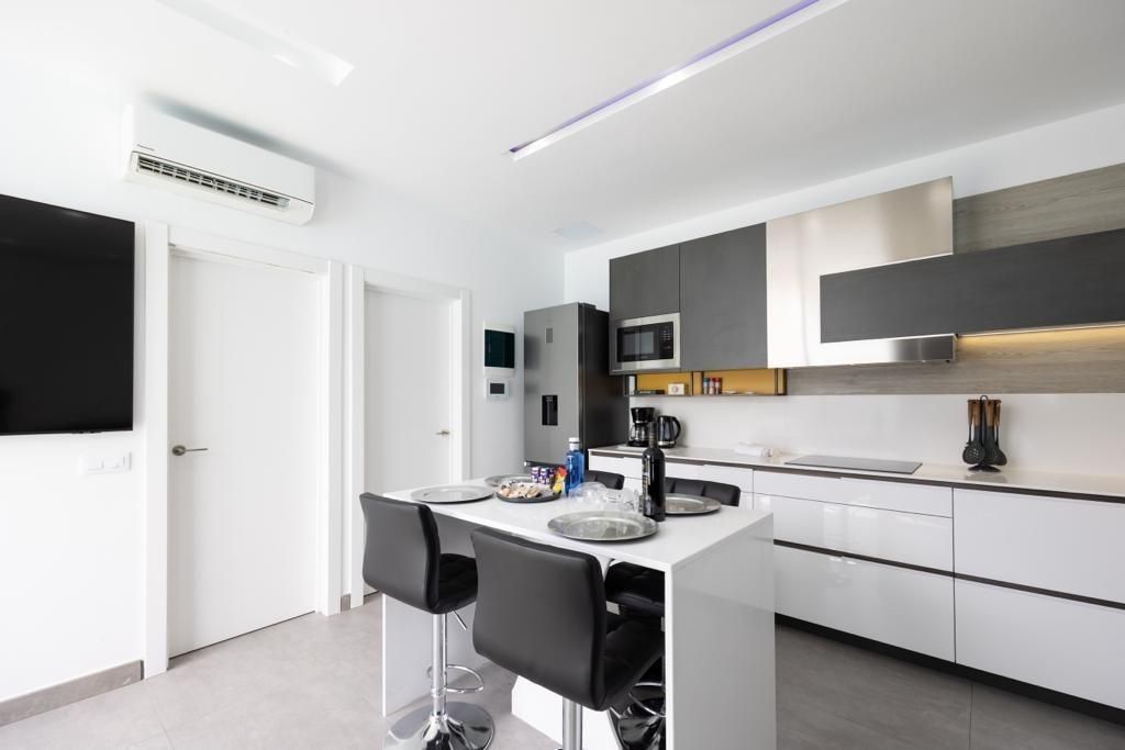 Kitchen of House or chalet for sale in San Bartolomé de Tirajana  with Air Conditioner, Terrace and Swimming Pool