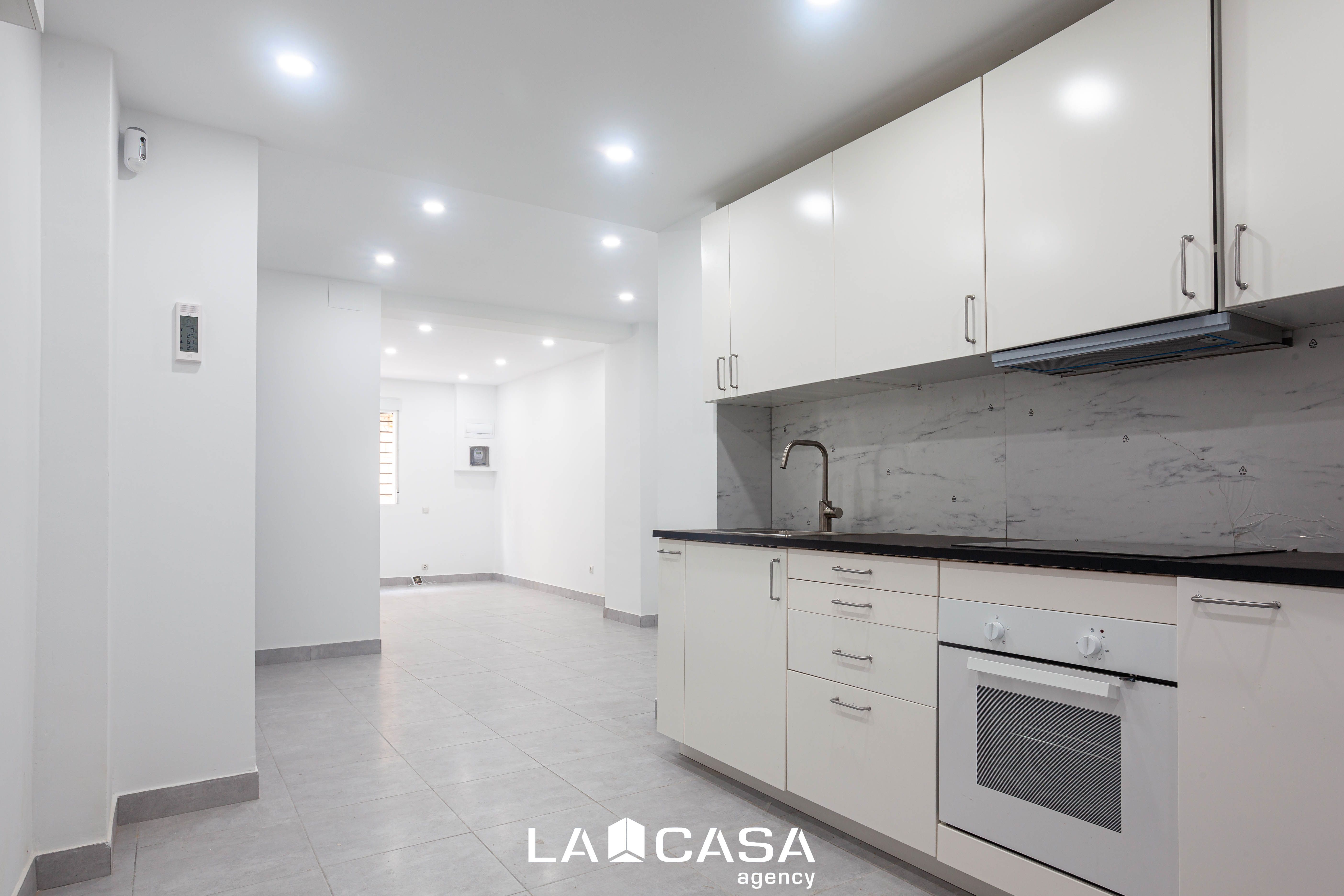 Kitchen of Planta baja for sale in  Barcelona Capital  with Heating