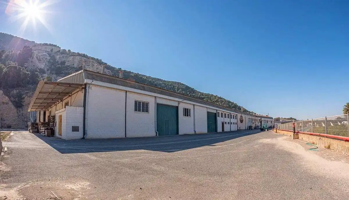 Vista exterior de Nau industrial en venda en Orihuela