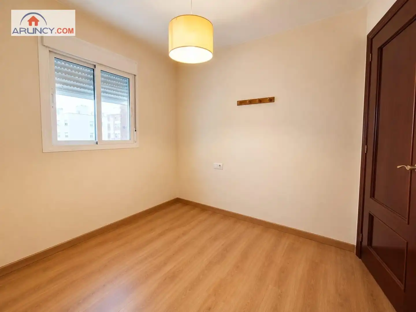 Habitación de Piso en venta en Sevilla con Aire acondicionado, Terraza y Amueblado