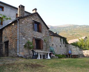 Vista exterior de Casa o xalet en venda en Fanlo amb Calefacció, Jardí privat i Terrassa