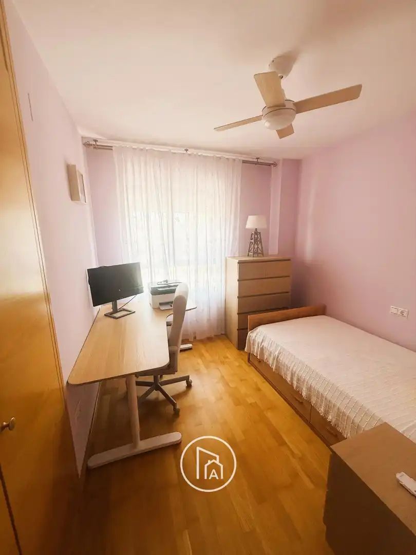Bedroom of Flat for sale in Paterna  with Parquet flooring