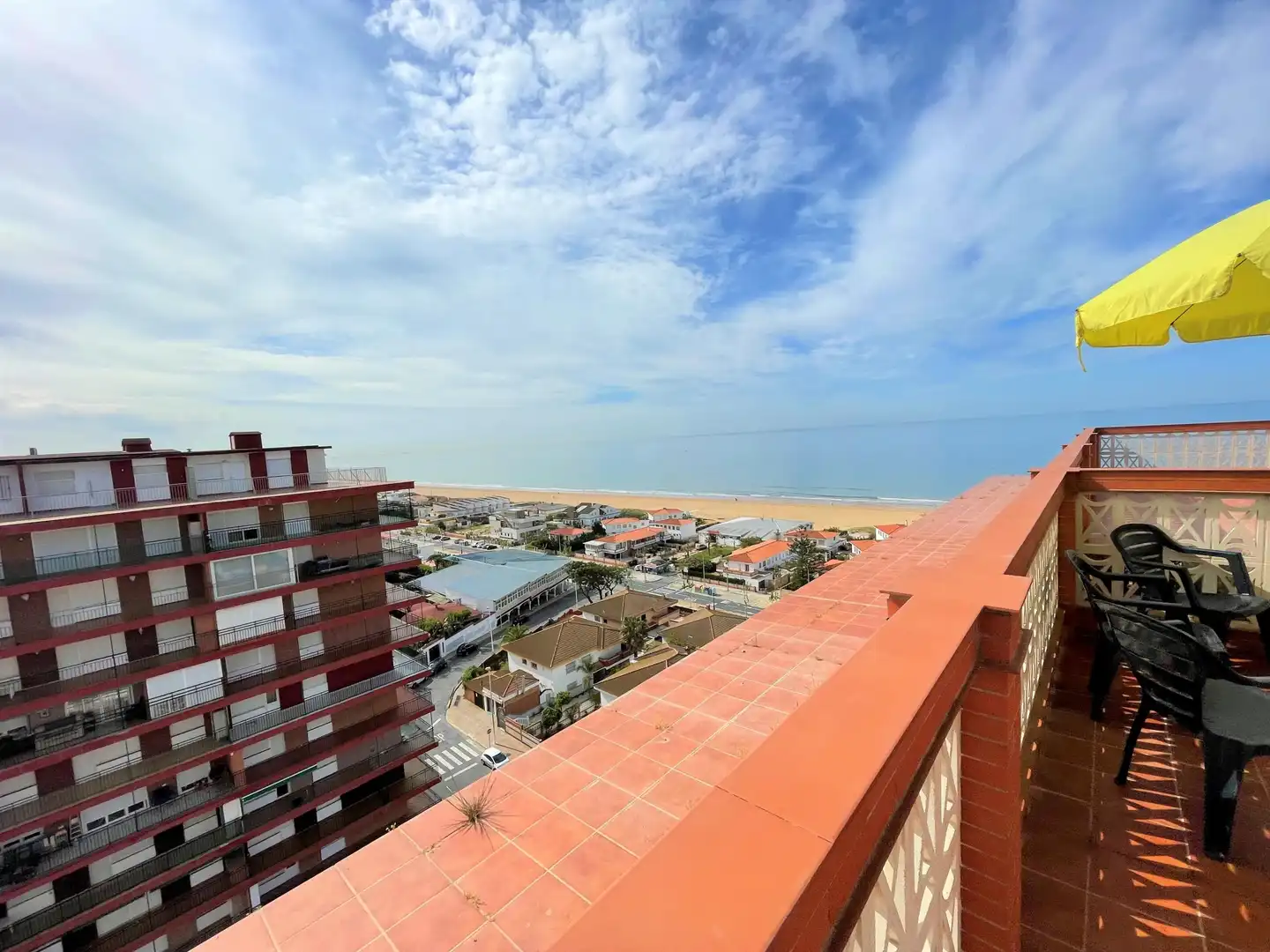 Vista exterior de Pis de lloguer en Punta Umbría amb Aire condicionat, Terrassa i Moblat