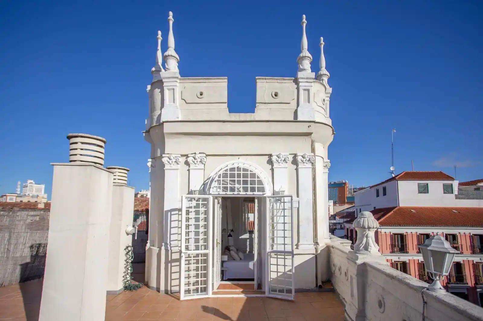 Außenansicht von Maisonette zur Miete in  Madrid Capital mit Klimaanlage und Balkon
