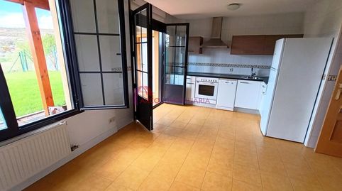 Foto 5 de Casa adosada en venta en Juan Ramón Jiménez, Cardeñadijo, Burgos