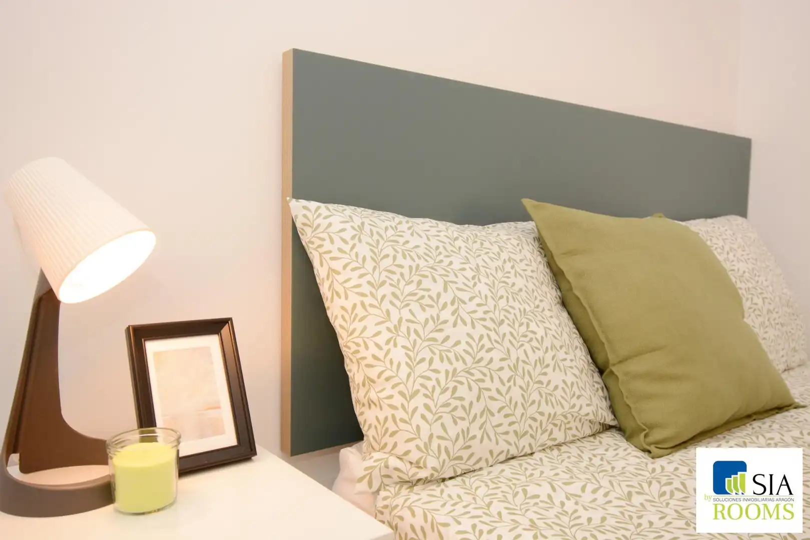 Room in Calle de Pamplona Escudero, 6, Universidad San Francisco