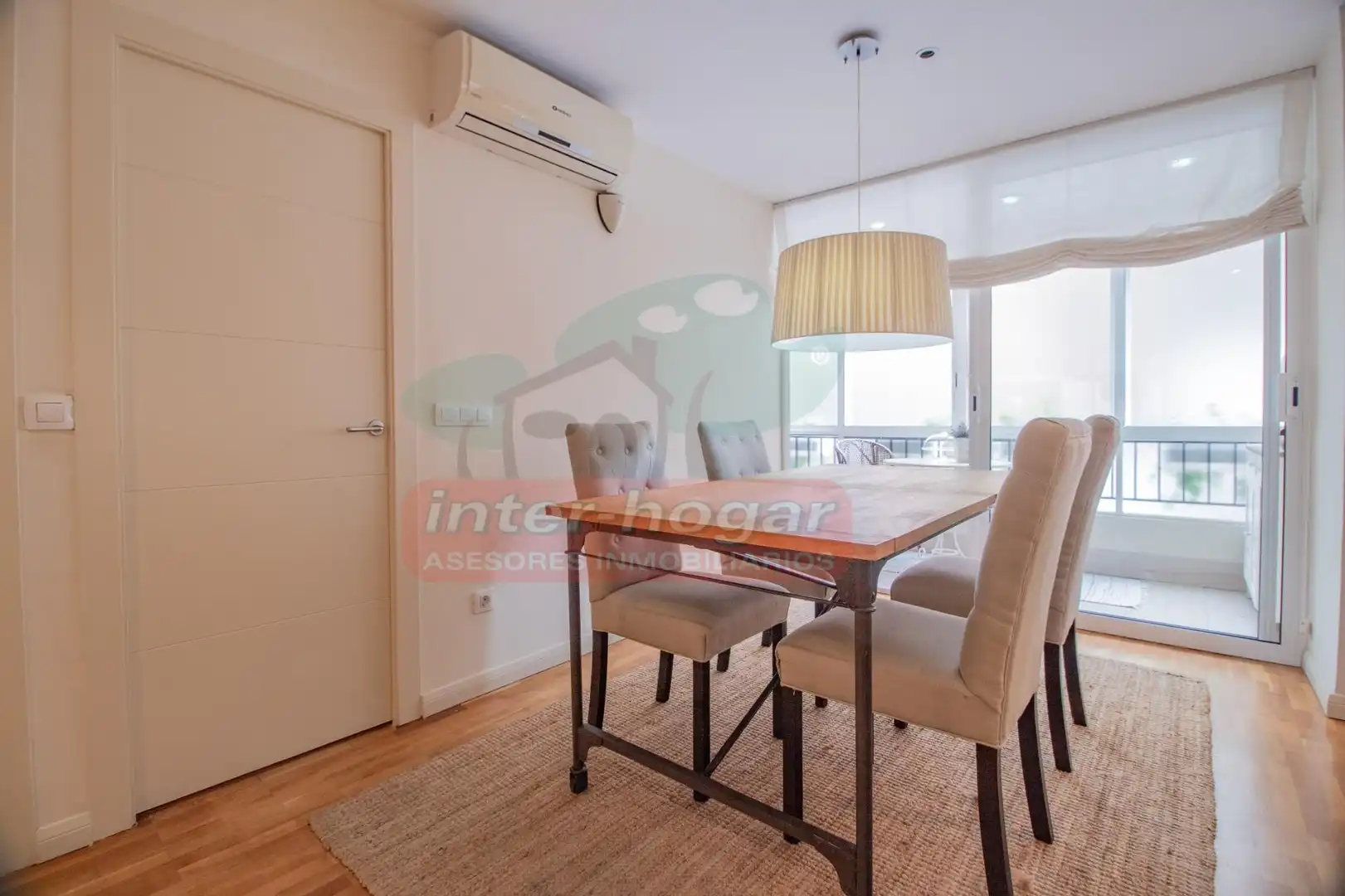 Menjador de Apartament en venda en Badalona amb Aire condicionat i Parquet
