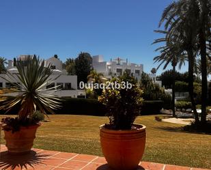 Jardí de Planta baixa en venda en Marbella amb Aire condicionat, Terrassa i Piscina comunitària