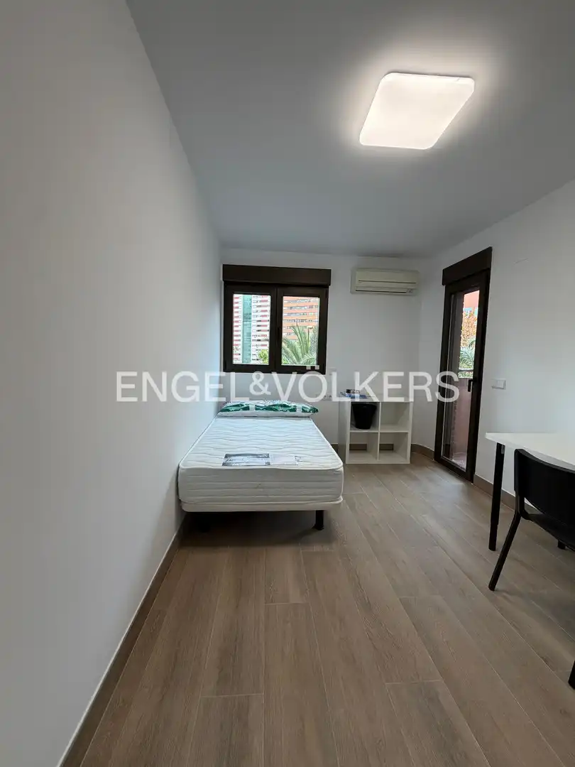 Habitación de Piso de alquiler en Valencia con Aire acondicionado, Calefacción y Balcón