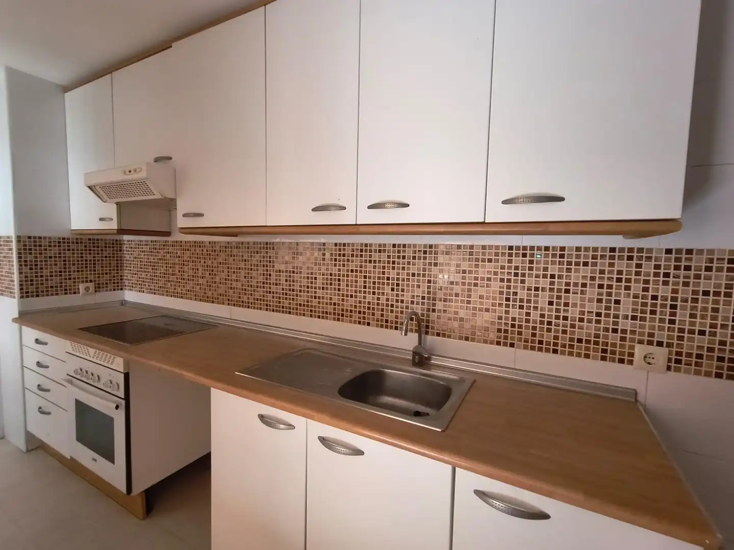 Kitchen of Flat for sale in Valdemoro  with Private garden, Terrace and Storage room