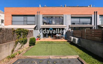 Garden of Single-family semi-detached for sale in Llinars del Vallès  with Air Conditioner, Heating and Private garden