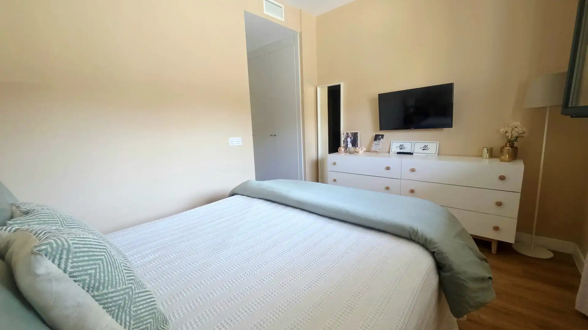 Bedroom of Flat for sale in Málaga  with Air Conditioner, Heating and Parquet flooring