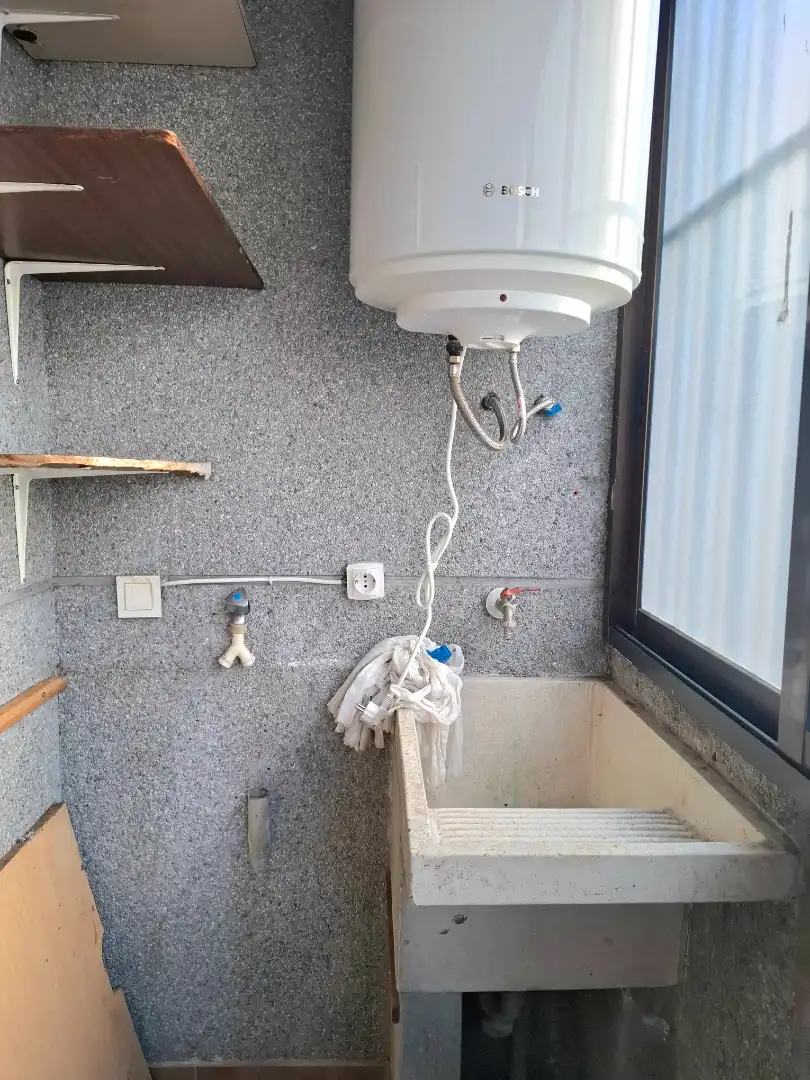 Baño de Piso en venta en Vigo  con Calefacción y Trastero