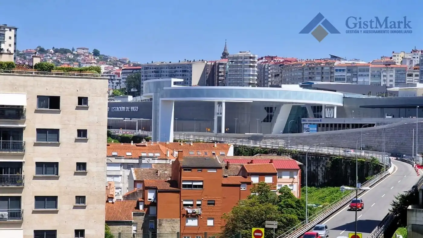 Vista exterior de Ático en venta en Vigo  con Aire acondicionado, Calefacción y Parquet