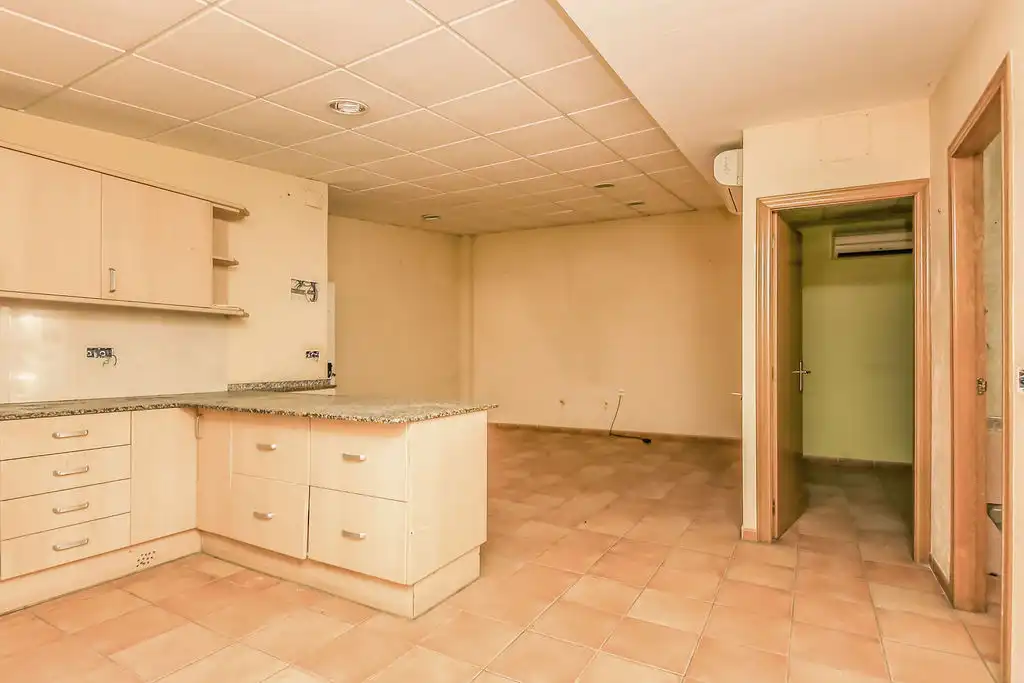 Business premises for sale in Obispo/Bisbe Aznar, imagen 11