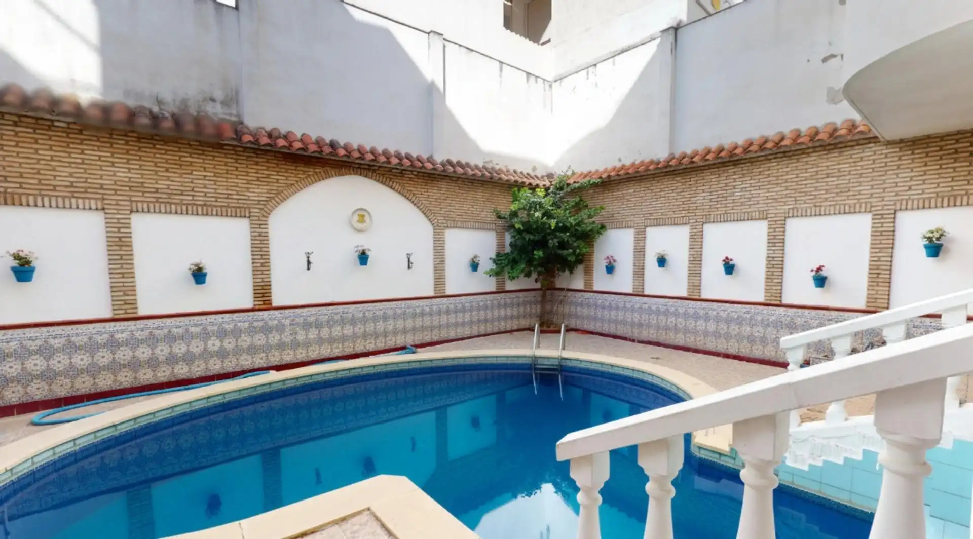 Piscina de Casa o xalet en venda en Córdoba amb Jardí privat, Terrassa i Traster