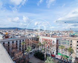 Vista exterior de Casa o xalet en venda en  Barcelona Capital amb Aire condicionat, Terrassa i Balcó