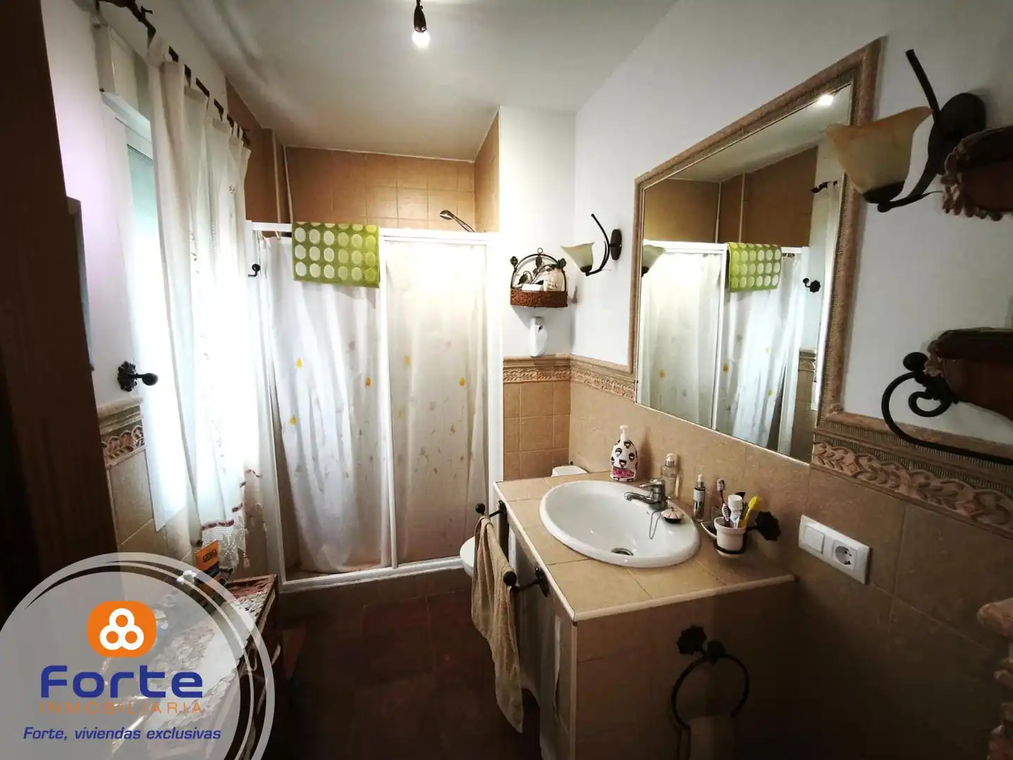 Bathroom of Houses for sale in Córdoba  with Air Conditioner, Heating and Furnished