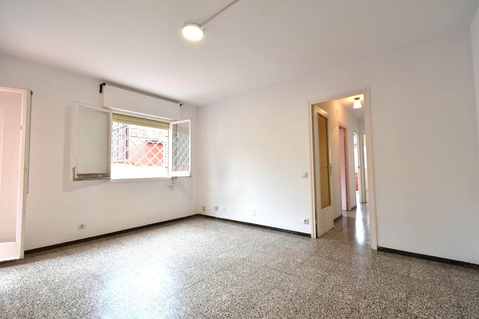 Living room of Flat for sale in  Barcelona Capital  with Air Conditioner, Terrace and Balcony
