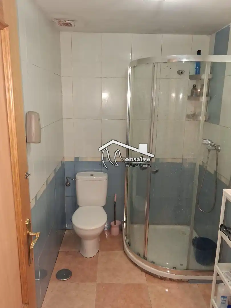 Badezimmer von Wohnung zum Verkauf in Borox mit Klimaanlage, Heizung und Abstellraum