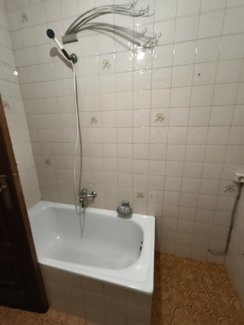 Bathroom of Apartments for sale in Santiago de Compostela   with Heating and Parquet flooring