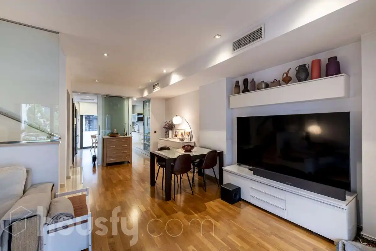 Sala de estar de Casa o chalet en venta en Barcelona con Aire acondicionado, Calefacción y Jardín privado