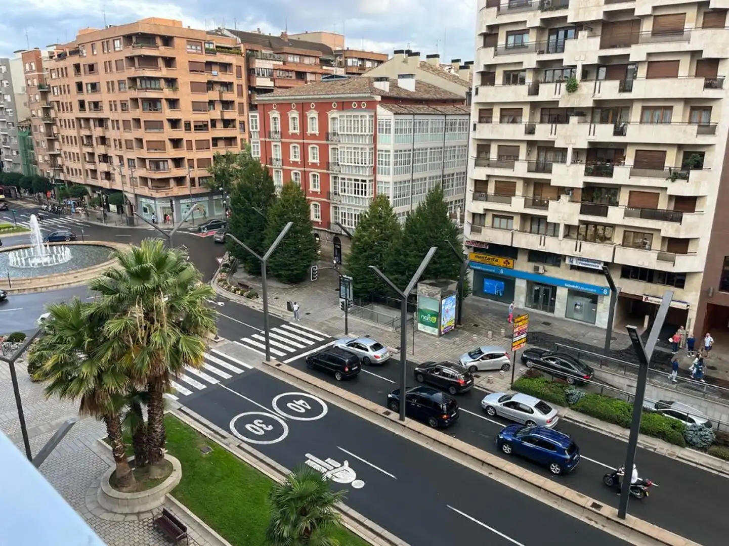 Vista exterior de Piso de alquiler en  Logroño con Aire acondicionado, Calefacción y Terraza