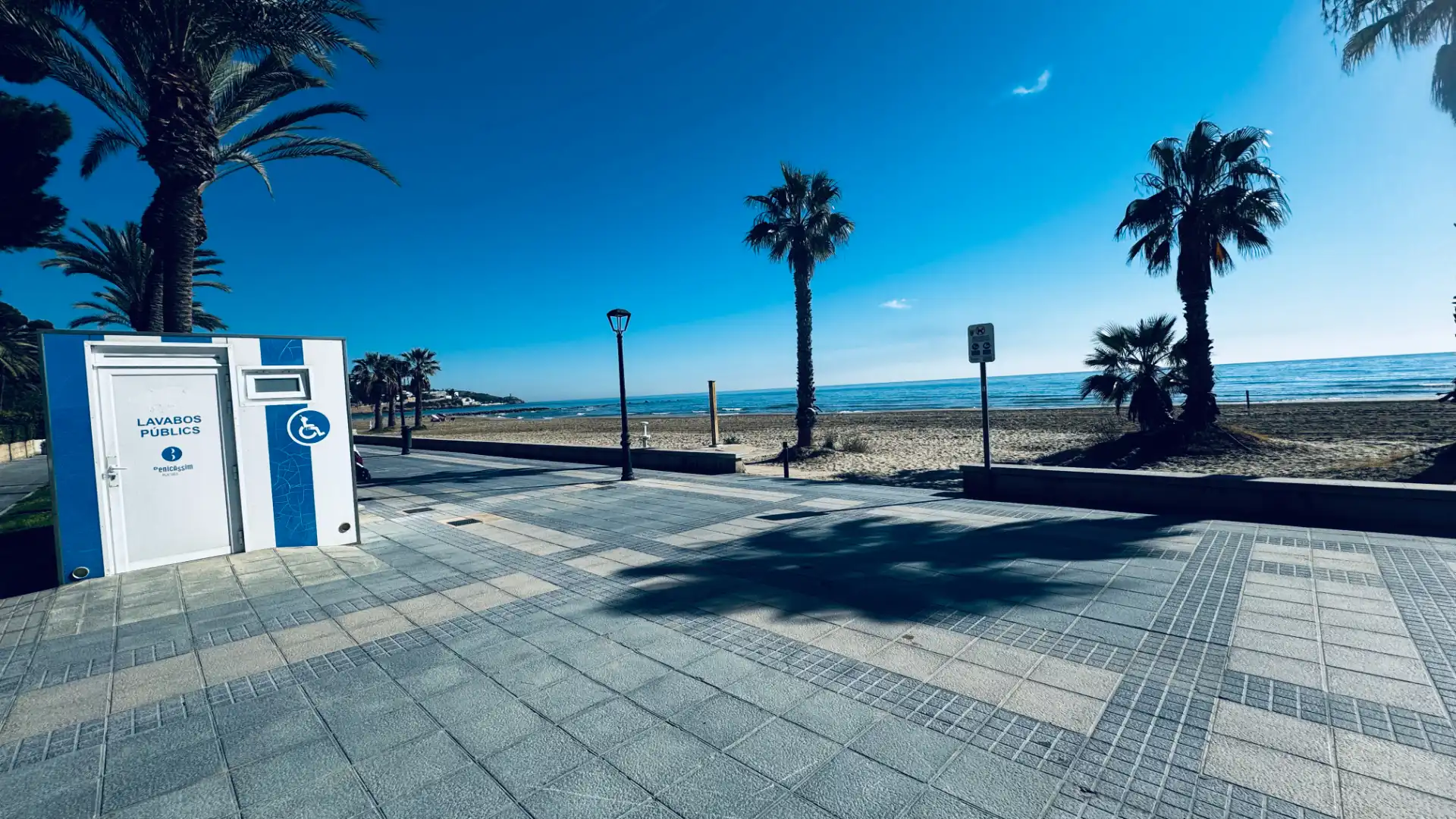 Vista exterior de Apartament en venda en Benicasim / Benicàssim amb Jardí privat, Terrassa i Moblat