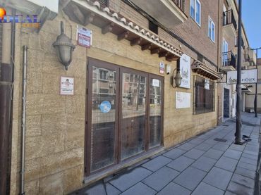 Business premises to rent in Avenida PONIENTE 37