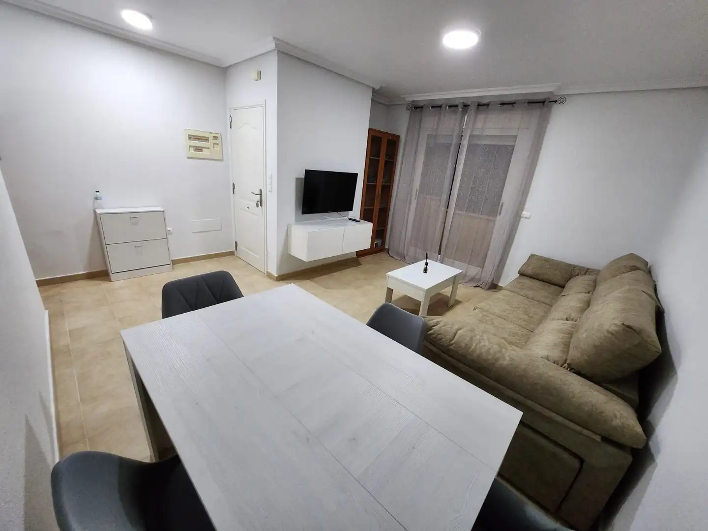 Sala d'estar de Planta baixa de lloguer en Los Alcázares amb Aire condicionat, Terrassa i Moblat