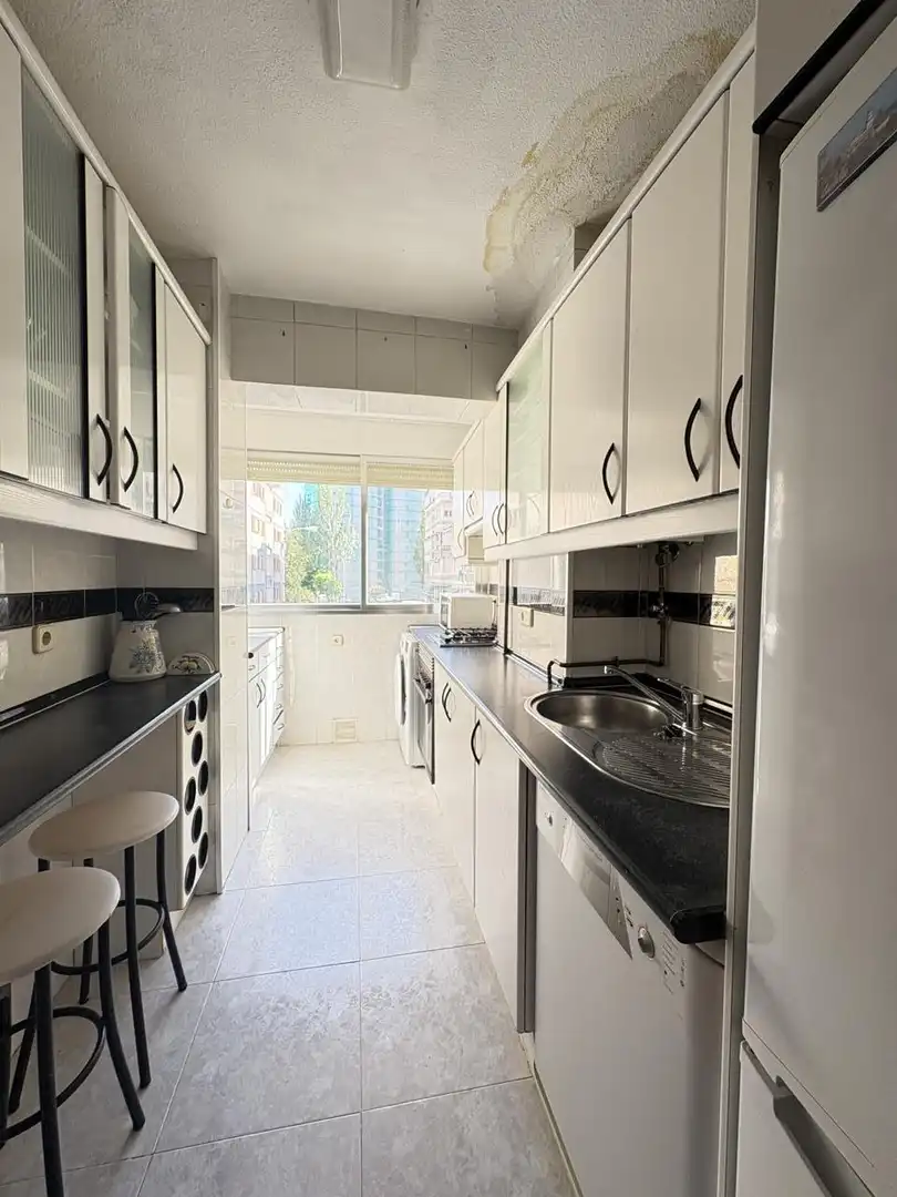Küche von Wohnung zur Miete in Madrid mit Klimaanlage, Heizung und Parkett