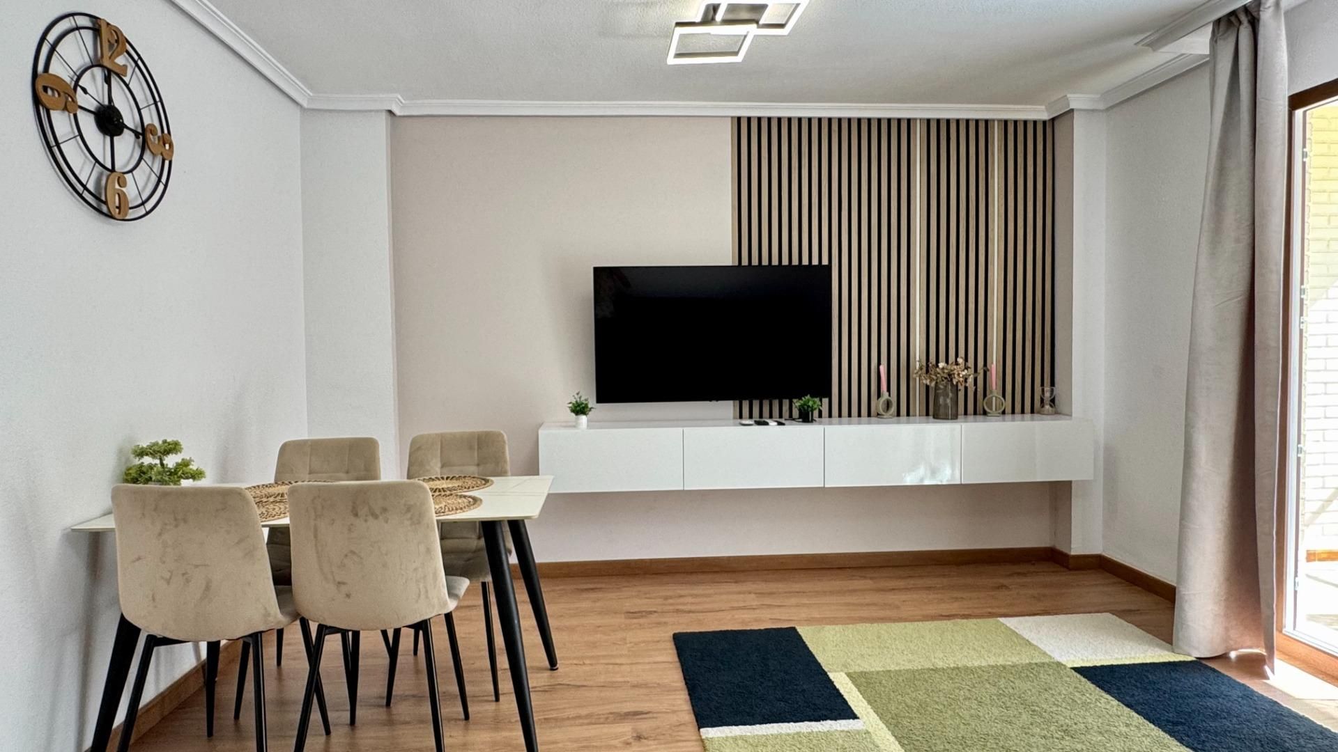 Sala d'estar de Apartament en venda en Torrevieja amb Aire condicionat, Terrassa i Balcó