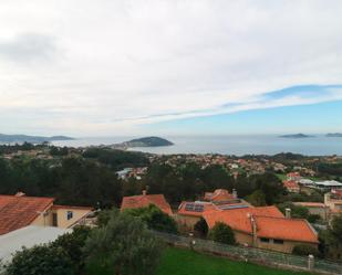 Vista exterior de Casa o xalet en venda en Nigrán amb Calefacció, Jardí privat i Terrassa