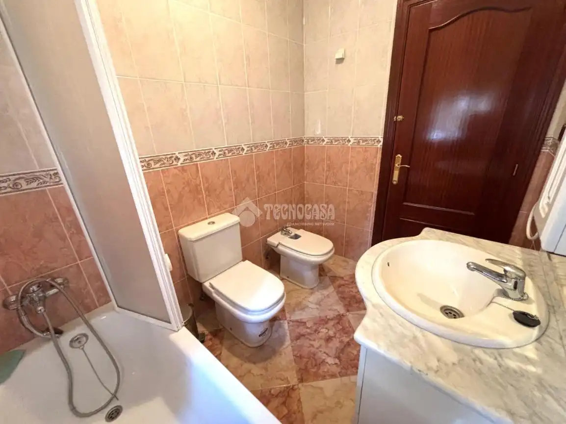 Bathroom of Houses for sale in Jódar  with Storage room and Balcony