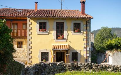 Exterior view of House or chalet for sale in Valdáliga  with Heating, Private garden and Terrace