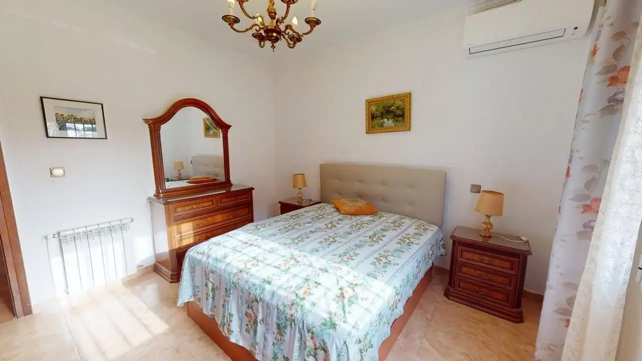 Dormitori de Casa o xalet en venda en L'Alfàs del Pi amb Jardí privat, Terrassa i Traster
