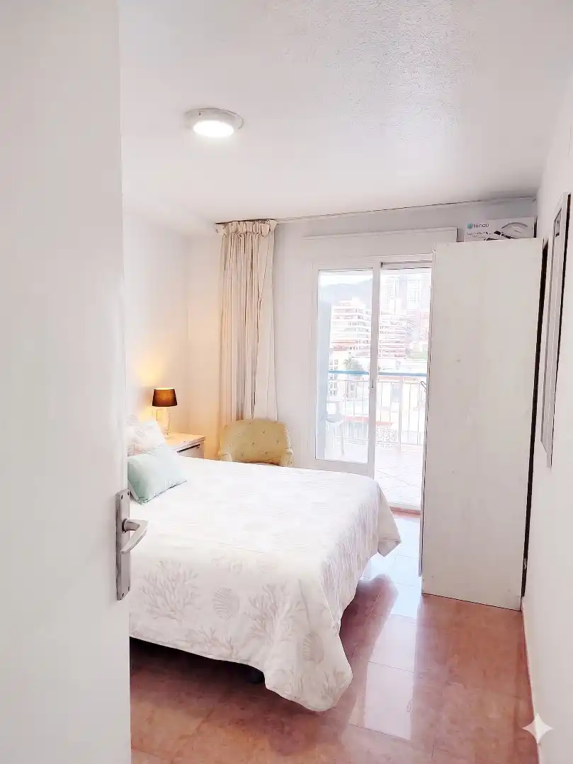 Habitación de Piso en venta en Benidorm con Terraza, Amueblado y Alarma